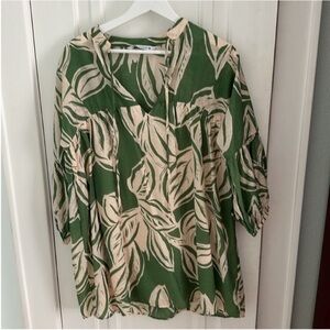SALE! Zara • Green and Cream Palm Mini Dress Size S